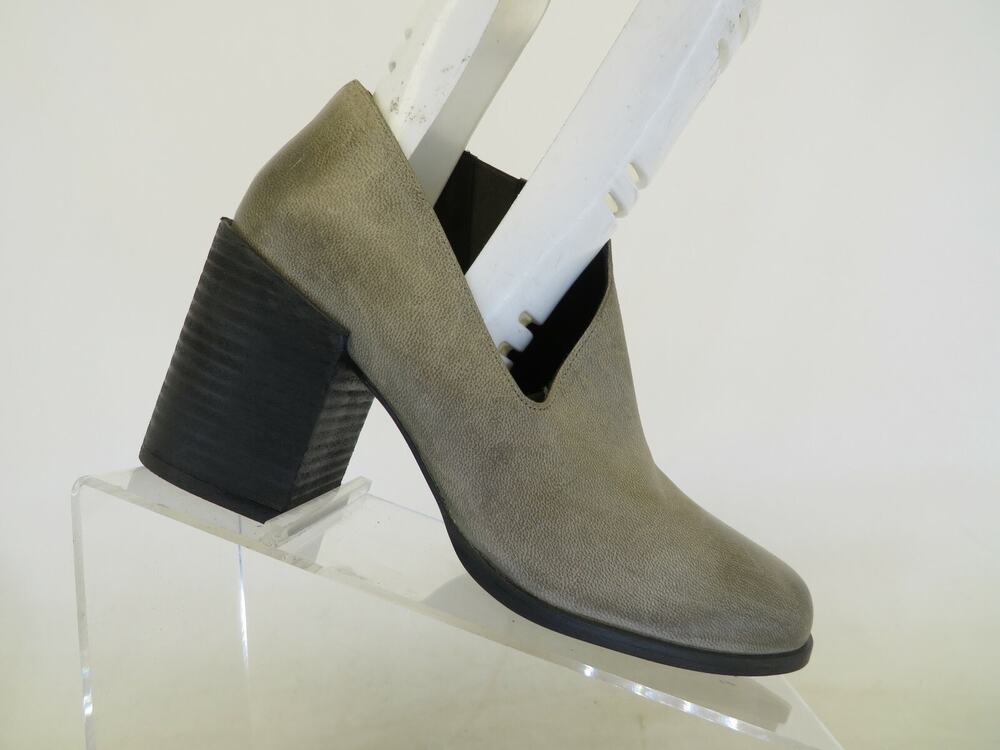 Free People Womens Size 38 EUR Distress Taupe Leather Heeled Chelsea Ankle Boots